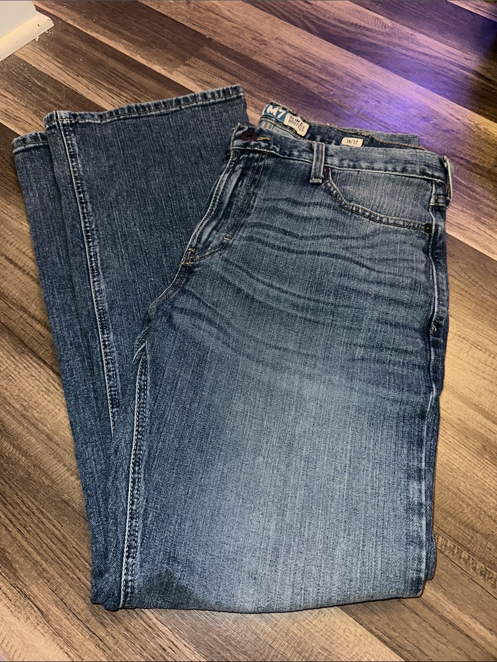 Ariat Slim Straight Men’s Jeans in Faded Blue Wash